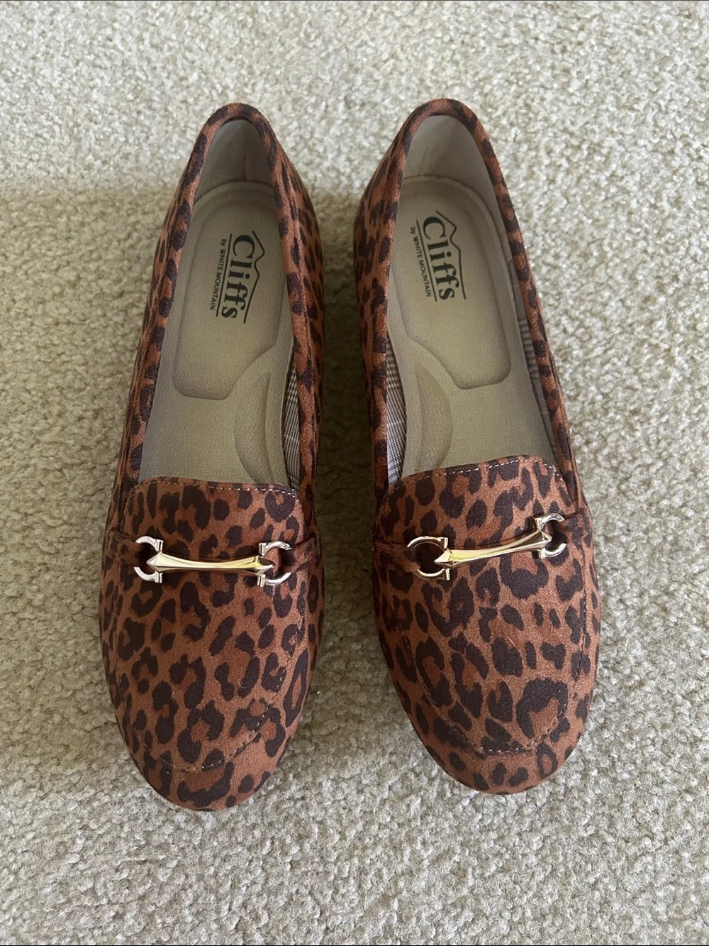 Cliffs by WHITE MOUNTAIN Leopard-Print Loafers with Gold Hardware sz 7
